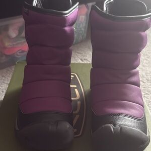 Little girls size 13 Keen puff rider boots
